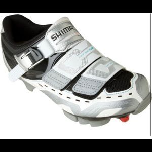 Shimano clip on shoes: outdoor biking/spin